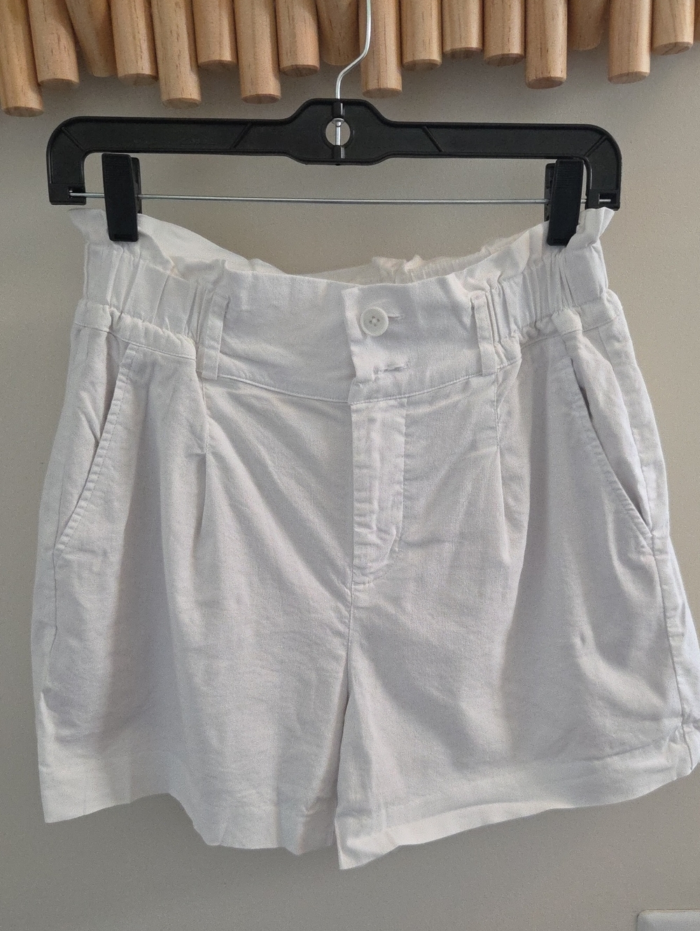Simply Vera Vera Wang White High-Waist Pleated Linen Blend Shorts